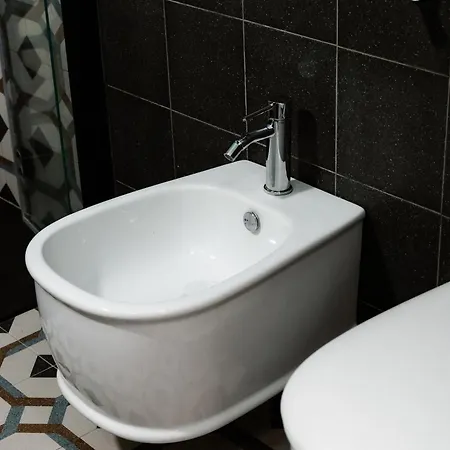 Flat 13 アパート