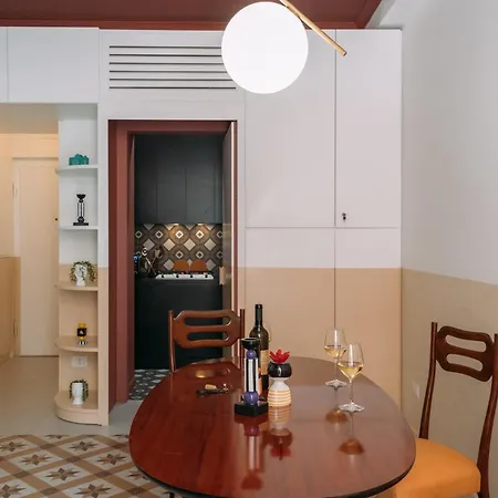 Flat 13 דירה סורנטו